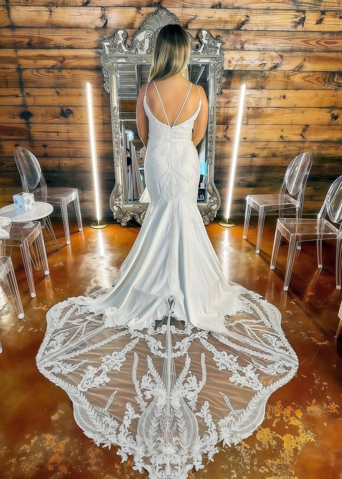 Martina | Plus Size Black and White Mermaid V Neck Wedding Dress with Long Train - White - PromDressClub